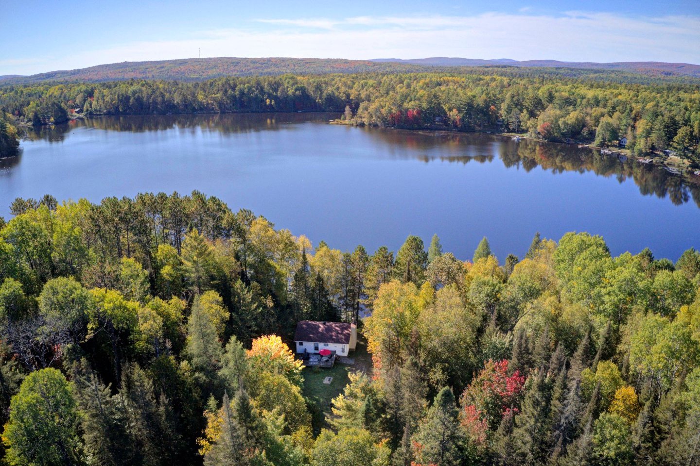 Vue sur l'eau — 570, Ch. du Tour-du-Lac-Blanc